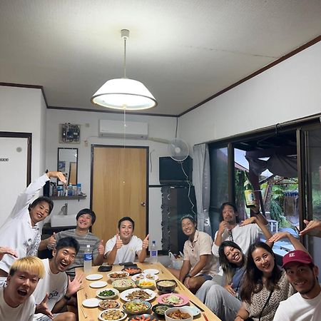 Furusato 与論ゲストハウス ズッ友荘 מראה חיצוני תמונה
